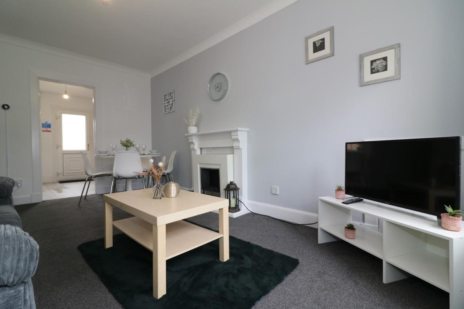 Appartamento Signature - Gartlea House Airdrie Esterno foto