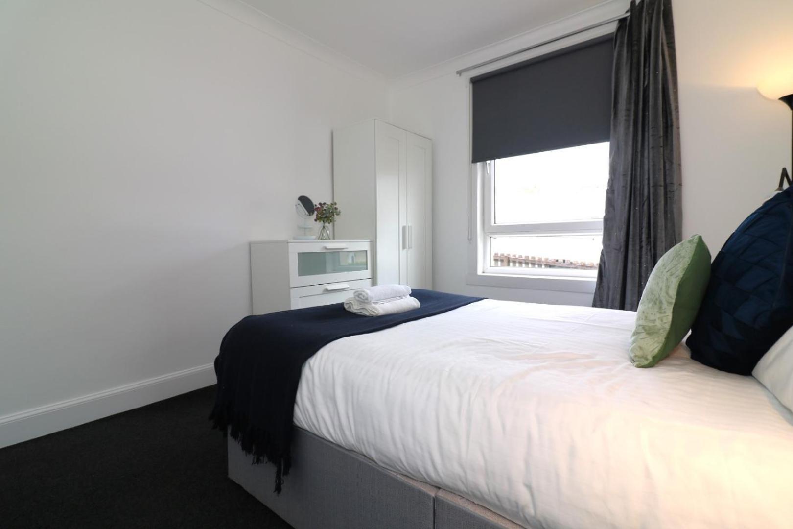 Appartamento Signature - Gartlea House Airdrie Esterno foto
